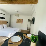 Le Petit Saintonge-cour Privee Et Climatiseur شقة *
