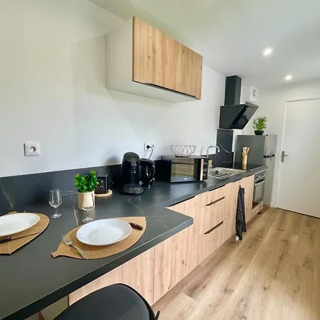 Apartment Le Petit Saintonge-cour Privee Et Climatiseur