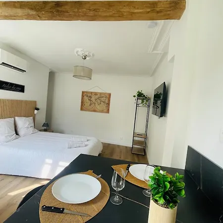 Le Petit Saintonge-cour Privee Et Climatiseur Apartment *
