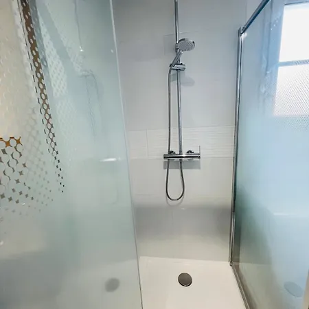 Le Petit Saintonge-cour Privee Et Climatiseur Apartment